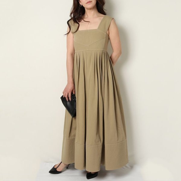 画像9: 【 40%OFF セール154,000円→92,400円】 BLAMINK ブラミンク コットンストラップタックワンピース{7926-230-0251-BEG-BAS} (9)