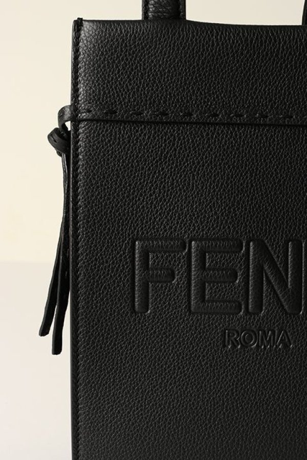 画像5: FENDI フェンディ ゴートゥ ショッパー スモール ブラックレザー バッグ{-BCS} (5)
