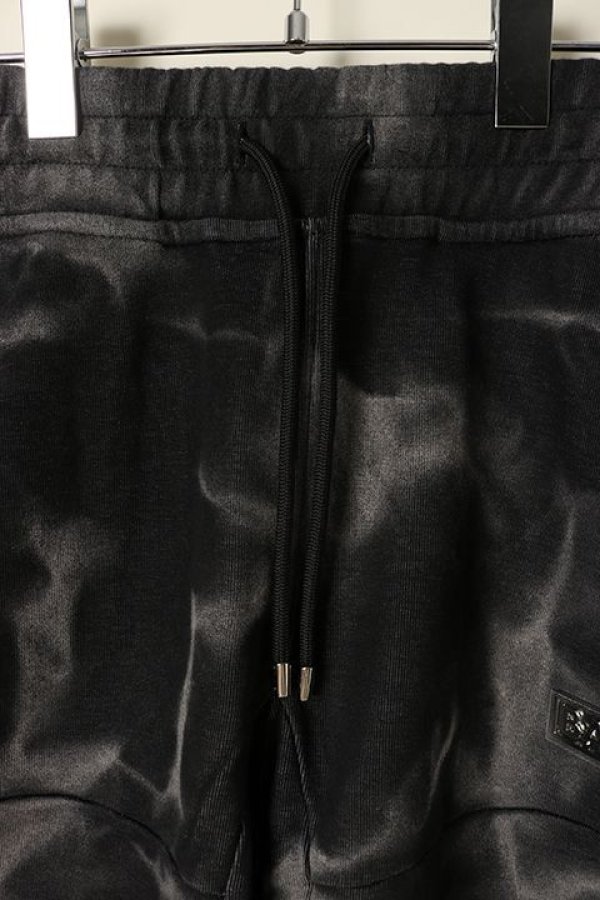 画像2: 【 50%OFF セール35,200円→17,600円】 BALR. ボーラー D11 Straight Washed Shorts{B1431.1046-BCS} (2)