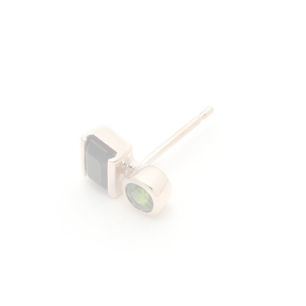 画像3:   Hirotaka ヒロタカ Bird Of Paradise Stud Pierce with Onyx & Chrome Diopside{-BJA} (3)
