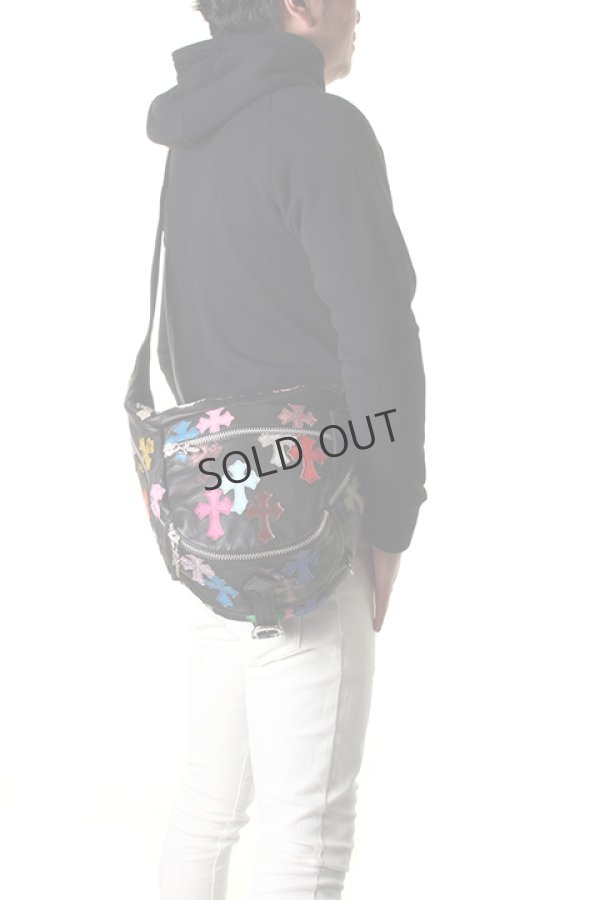 画像4: {SOLD}CHROME HEARTS クロムハーツ キルティング セメタリークロスパッチ ボディバッグ{-AHA} (4)