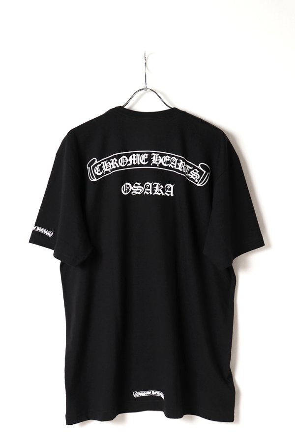画像1: ★新品 インボイス付 CHROME HEARTS クロムハーツ スクロール Osakaロゴ ショートスリーブTシャツ{408129111BLK1XL831-BES} (1)