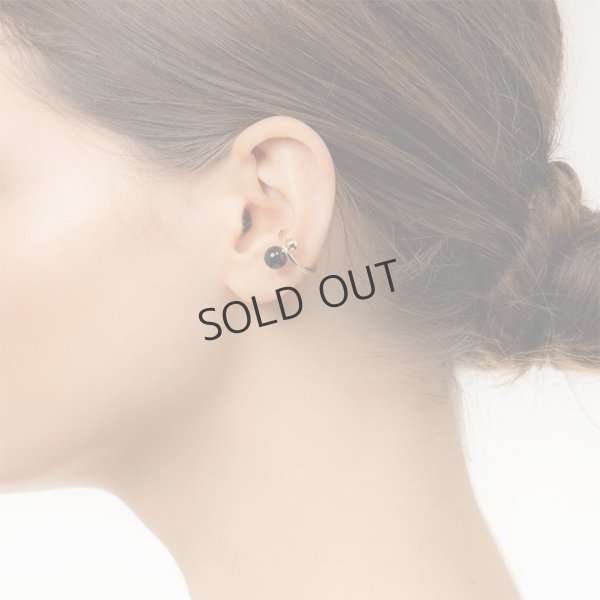 画像4: {SOLD}Hirotaka ヒロタカ Bumble Bee Onyx & Gold Ear Cuff{-BAS} (4)