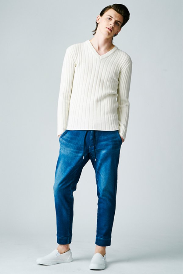 画像2: 【 30%OFF セール52,800円→36,960円】 AKM エイケイエム RIB V-NECK{-AHA} (2)