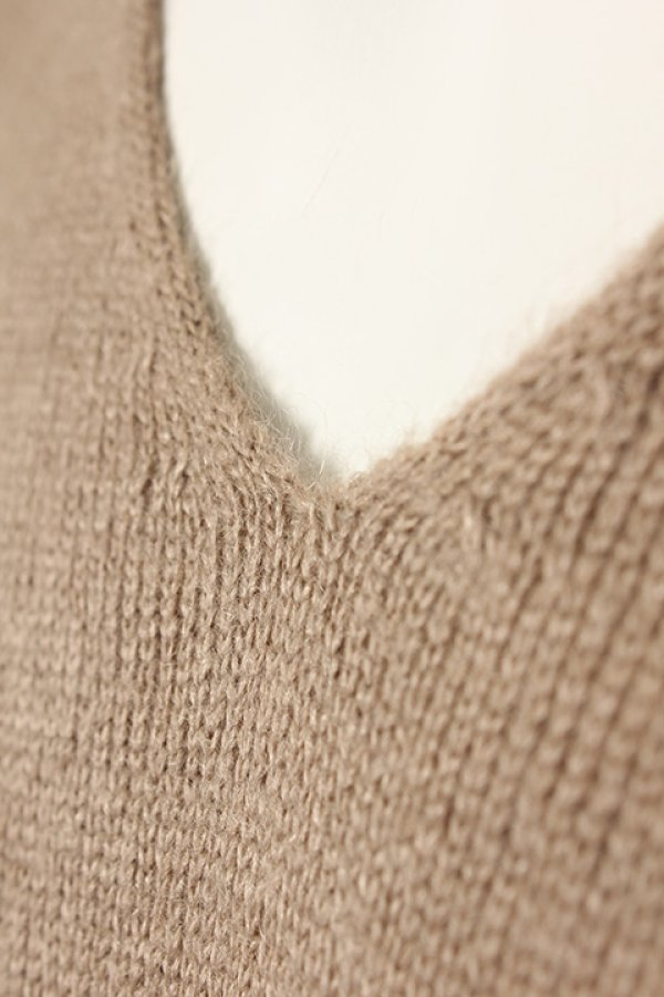 画像4: 【 50%OFF セール37,400円→18,700円】 kiryuyrik キリュウキリュウ Dolman V Neck Knit{KP-HK07-108-2BRW-ADA} (4)