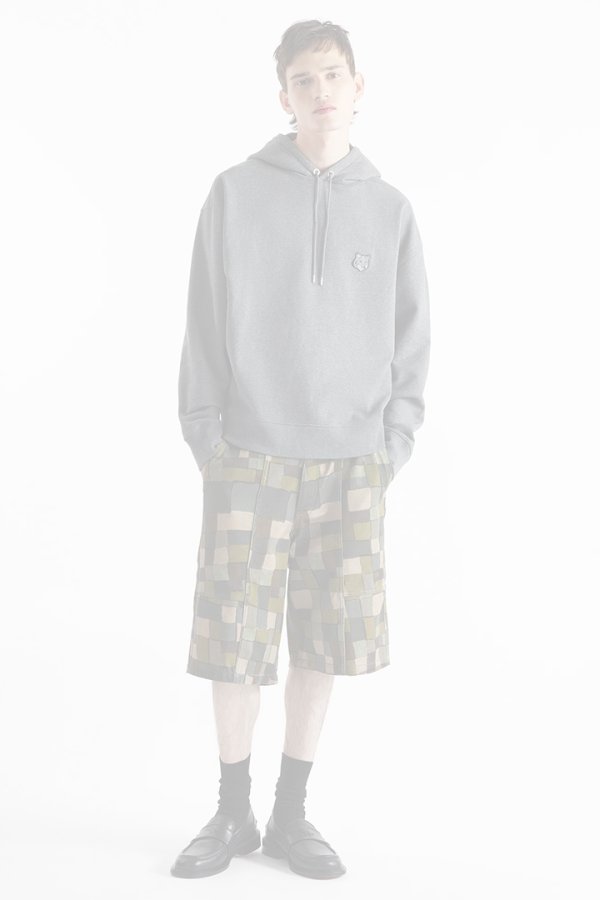 画像3:   MAISON KITSUNE メゾンキツネ ボールド フォックスヘッド パッチ オーバーサイズ フーディ {-BDA}  :LM00705KM0001H170-L  (3)
