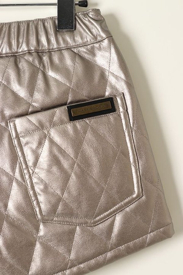 画像5: 【 50%OFF セール｜41,800円→20,900円】 MARK & LONA BLACKBOX マークアンドロナ ブラックボックス Twiggy Quilt Shorts{MLBKW-17W-T31-GLD-AGA} (5)