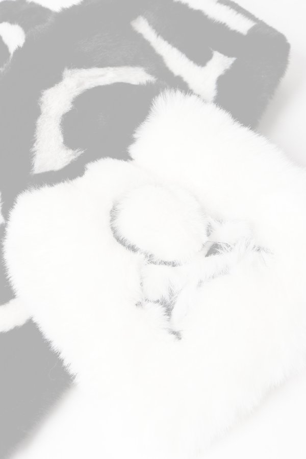 画像2:    【木村拓哉さん着用】 MARK & LONA マークアンドロナ G.O.D Faux Fur Wrap Muffler | MEN and WOMEN{-BEA} (2)