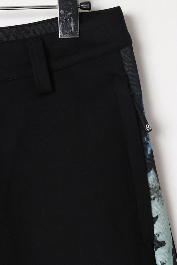 画像2: 【 30%OFF セール40,700円→28,490円】 MARK & LONA マークアンドロナ Pulse Camo Structured knit Shorts | MEN{-BES} (2)