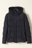 画像1: 【 ポイント10倍 】1piu1uguale3 ウノピゥウノウグァーレトレ GOAT SUEDE HOODED DOWN{MRB253-GOT001-57-AGA} (1)