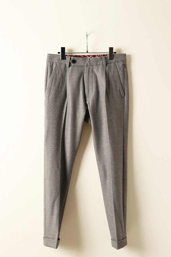 画像1: 【 30%OFF セール55,000円→38,500円】 1piu1uguale3 ウノピゥウノウグァーレトレ TRAVEL SLACKS{-BBA} (1)