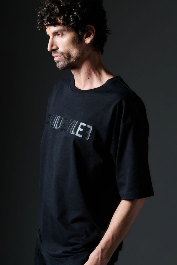 画像2: 【 20%OFF セール52,800円→42,240円】 1piu1uguale3 ウノピゥウノウグァーレトレ 113 LOGO BIG TEE{-BES} (2)