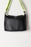 画像2: MARK & LONA マークアンドロナ 【T-LINE】VIta Sling Bag{-BES} (2)