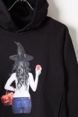 画像3: 【 50%OFF セール16,500円→8,250円】 NO COMMENT PARIS ノーコメントパリ 【Japan Limited】 HOOD witch apple{NC-HDL.LTN147-BLK-AIS} (3)
