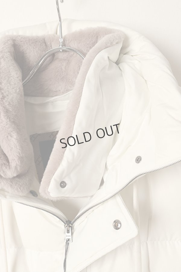 画像4: {SOLD}HERNO ヘルノ フェイクファー襟付きナイロンパーカー{PI001159U 12414Z 1000-BDA} (4)