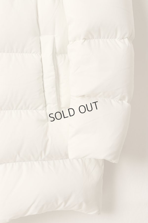 画像7: {SOLD}HERNO ヘルノ フェイクファー襟付きナイロンパーカー{PI001159U 12414Z 1000-BDA} (7)