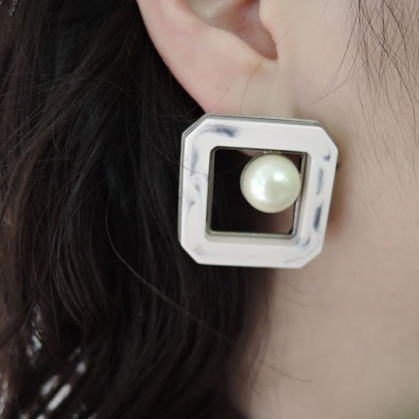 画像3: 【 50%OFF セール25,300円→12,650円】 ADER.bijoux アデルビジュー RETRO pearl pierce{-AHA} (3)