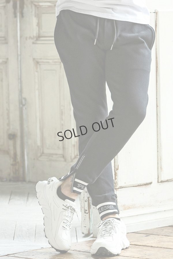 画像2: {SOLD}1piu1uguale3 RELAX ウノピゥウノウグァーレトレ リラックス ラインストーンジップロゴパンツ{-BDA} (2)