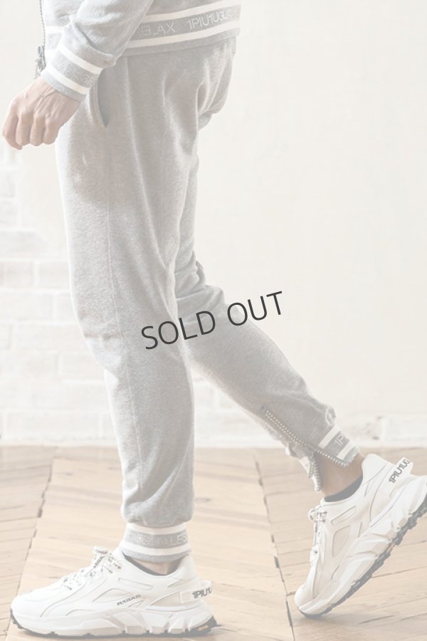 画像2: {SOLD}1piu1uguale3 RELAX ウノピゥウノウグァーレトレ リラックス ラインストーンジップロゴパンツ{-BDA} (2)