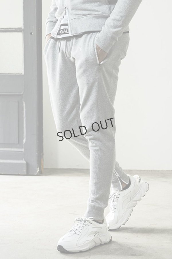 画像2: {SOLD}1piu1uguale3 RELAX ウノピゥウノウグァーレトレ リラックス ジップロゴスウェットロングパンツ{-BDA} (2)