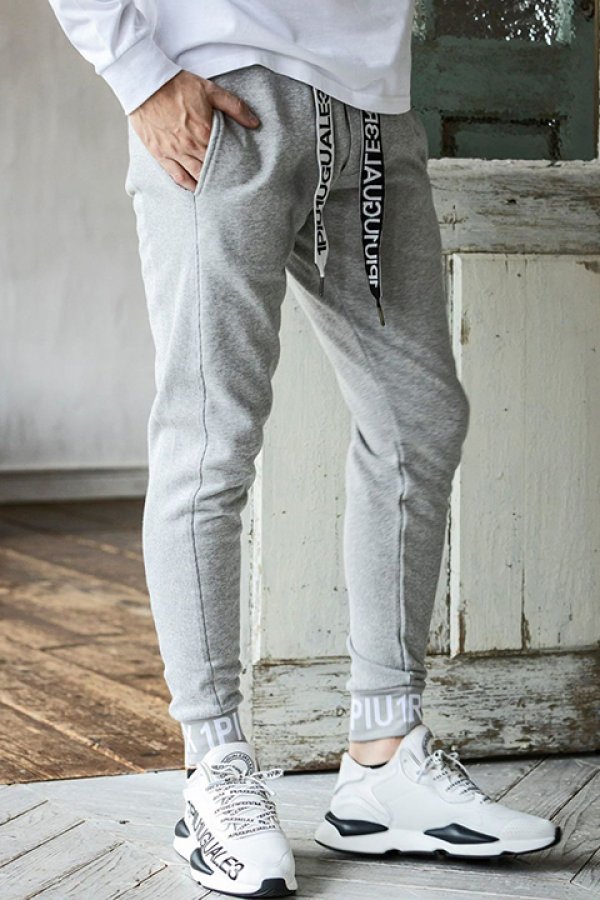 画像4: 【 40%OFF セール17,930円→10,758円】 1piu1uguale3 RELAX ウノピゥウノウグァーレトレ リラックス ワイドスピンドルロゴスウェットパンツ{-BDA} (4)