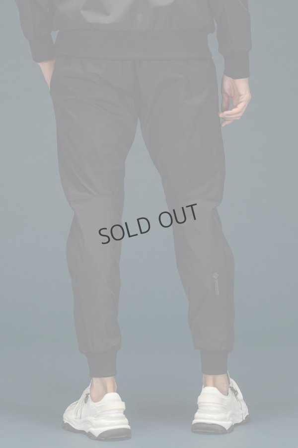 画像3: {SOLD}1piu1uguale3 RELAX ウノピゥウノウグァーレトレ リラックス × +phenix ジョガーパンツ WINDSTOPPER プロダクト by GORE-TEX LABS /ウィンドストッパー/ゴアテックス{-BES} (3)