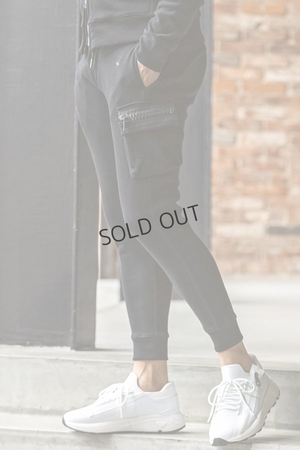 画像2: {SOLD}1piu1uguale3 RELAX ウノピゥウノウグァーレトレ リラックス ビッグファスナーカーゴポケットスウェットパンツ{-BEA} (2)