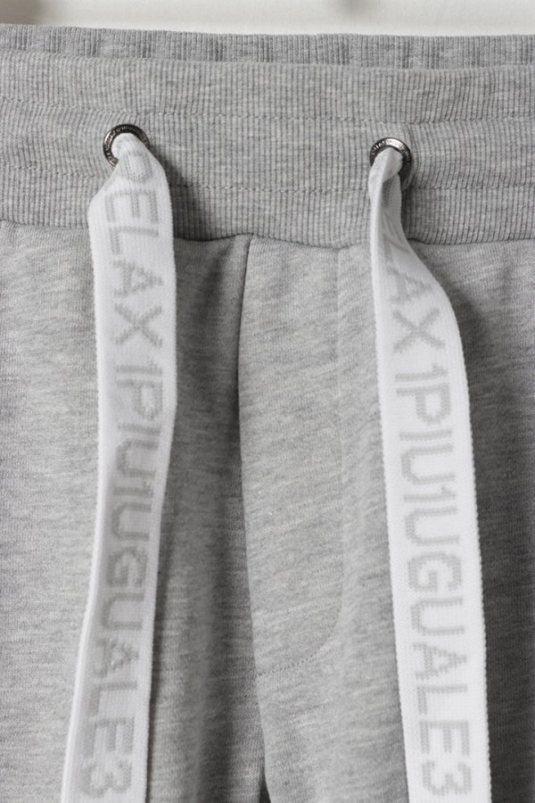 画像2: 1piu1uguale3 RELAX ウノピゥウノウグァーレトレ リラックス EMBOSSED LOGO SHORTS{-BFS} (2)