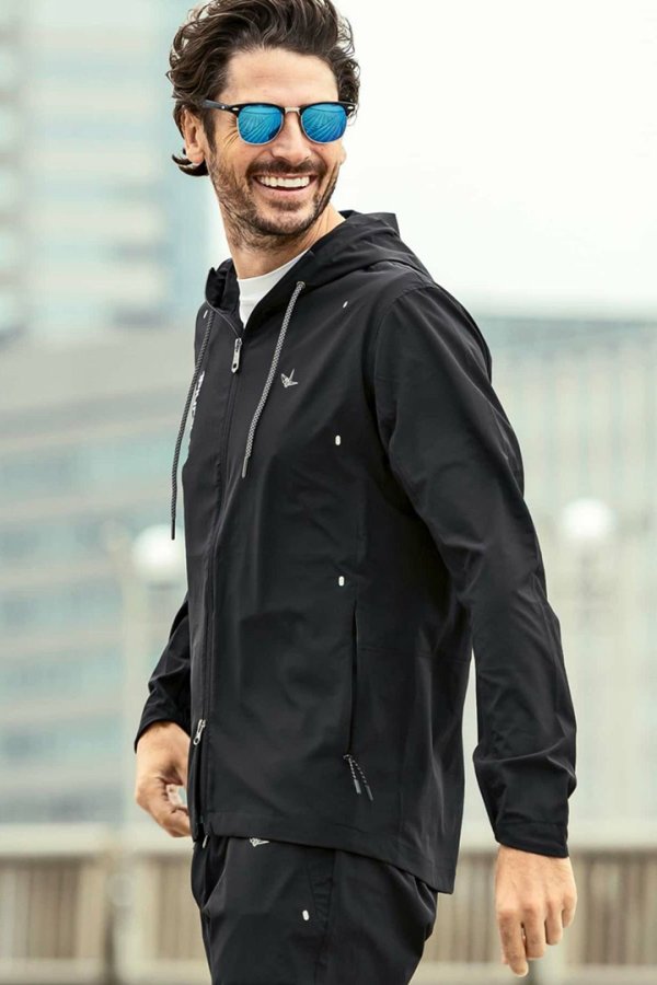 画像2: 【 40%OFF セール｜18,920円→11,352円】 1piu1uguale3 RELAX ウノピゥウノウグァーレトレ リラックス 縦ロゴランニングパーカー{-BCS} (2)