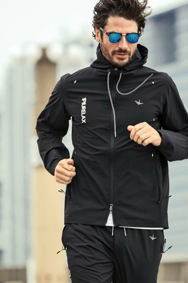 画像8: 【 40%OFF セール｜18,920円→11,352円】 1piu1uguale3 RELAX ウノピゥウノウグァーレトレ リラックス 縦ロゴランニングパーカー{-BCS} (8)