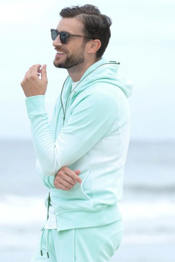 画像2: 【 40%OFF セール19,800円→11,880円】 1piu1uguale3 RELAX ウノピゥウノウグァーレトレ リラックス グラデーションスウェットパーカー{-BDS} (2)