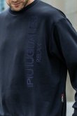 画像4: 【 30%OFF セール14,960円→10,472円】 1piu1uguale3 RELAX ウノピゥウノウグァーレトレ リラックス ポーラテック縦ロゴプルオーバー{-BDA} (4)