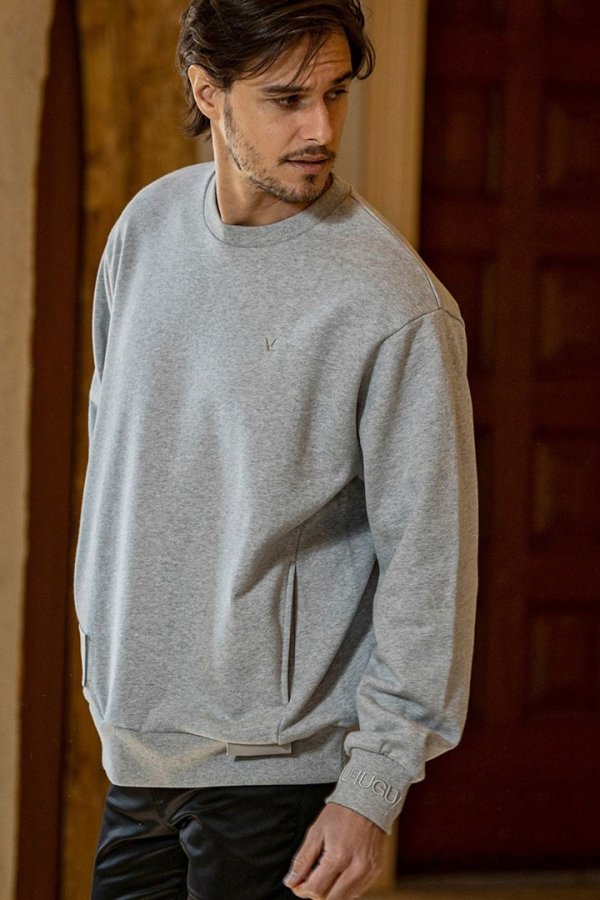 画像2: 【 10%OFF セール18,920円→17,028円】 1piu1uguale3 RELAX ウノピゥウノウグァーレトレ リラックス レザーパッチスウェットクルーネックプルオーバー{-BEA} (2)