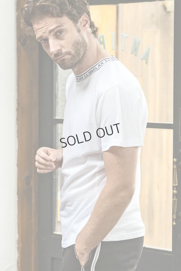 画像2: {SOLD}1piu1uguale3 RELAX ウノピゥウノウグァーレトレ リラックス ネックロゴ半袖Tシャツ{-BDA} (2)