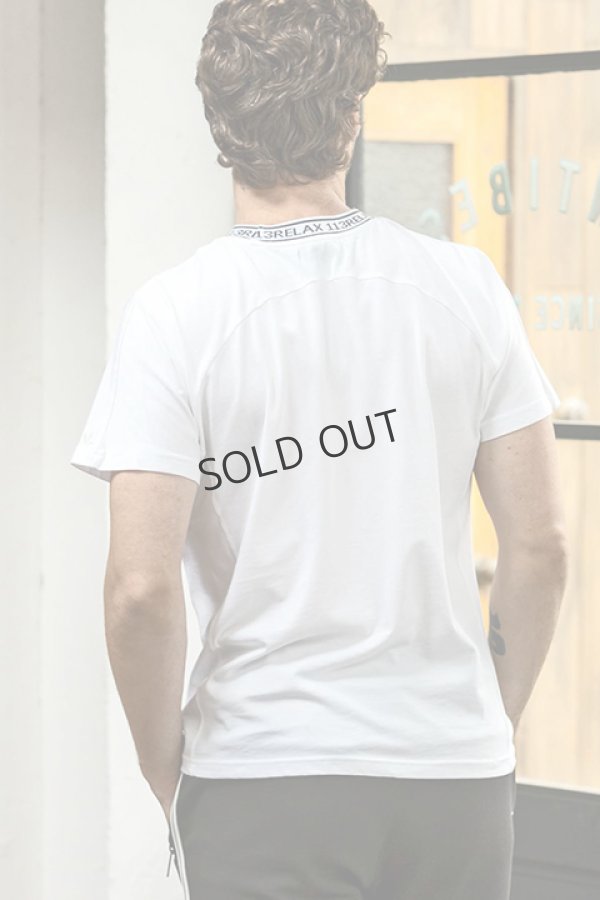 画像3: {SOLD}1piu1uguale3 RELAX ウノピゥウノウグァーレトレ リラックス ネックロゴ半袖Tシャツ{-BDA} (3)