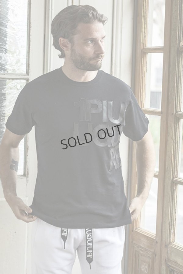 画像4: {SOLD}1piu1uguale3 RELAX ウノピゥウノウグァーレトレ リラックス フェイクレザーロゴ半袖Tシャツ{-BDA} (4)