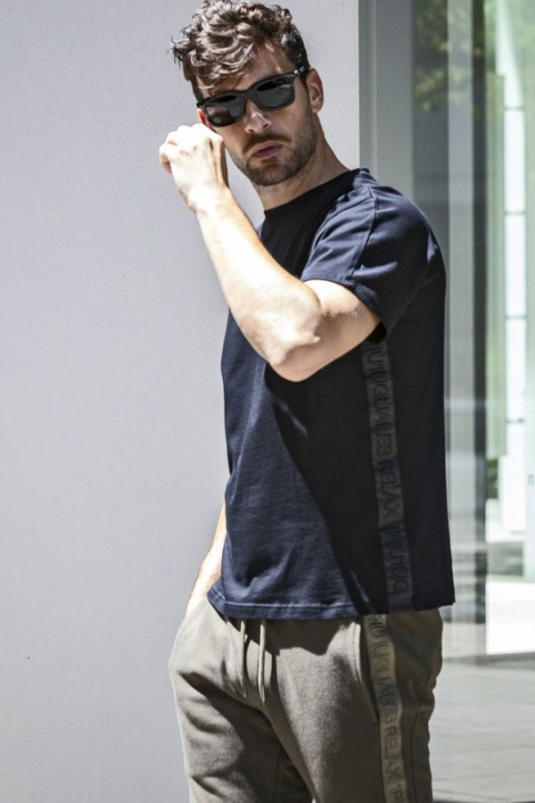 画像7: 【 30%OFF セール7,920円→5,544円】 1piu1uguale3 RELAX ウノピゥウノウグァーレトレ リラックス テープロゴ半袖Tシャツ{-BES} (7)