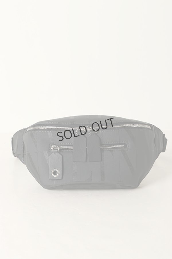 画像1: {SOLD}Valentino ヴァレンティノ VLTN オールオーバープリントキャンバスウエストバッグ{UY0B0982BUK-71B-BJA} (1)