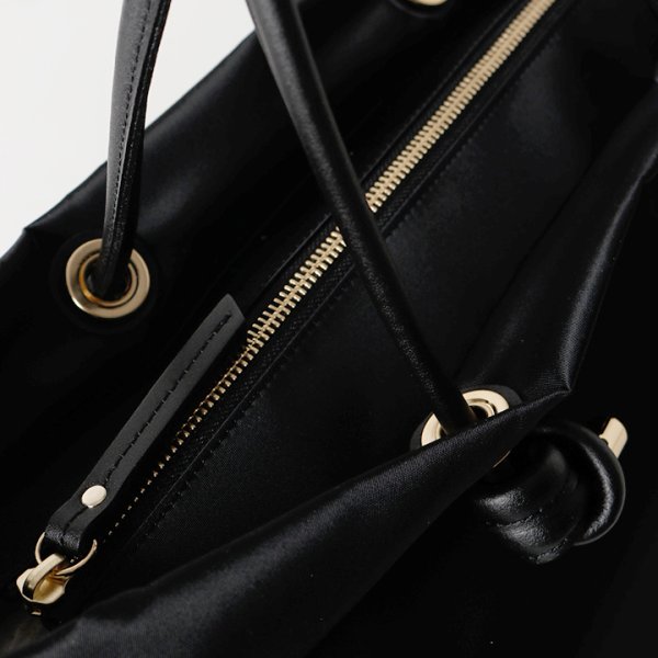 画像5: VIOLAd'ORO ヴィオラドーロ BIANCA ノットハンドルナイロントートML サイズ{-BFS} (5)