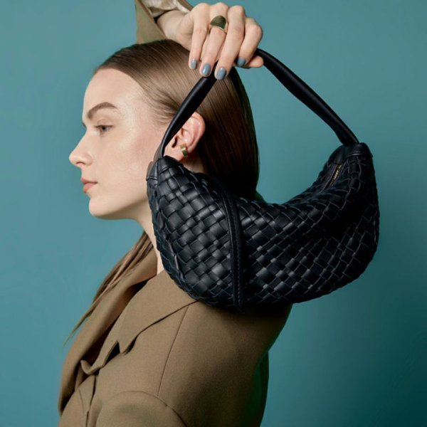 画像9:  ★先行予約商品★  VIOLAd'ORO ヴィオラドーロ MIRO レザーメッシュ三日月バッグ{-BFS} (9)