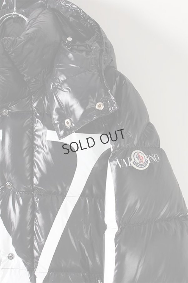 画像5: {SOLD}VALENTINO×MONCLER ヴァレンティノ×モンクレール モンクレール コラボレーション Vロゴ ダウンジャケット{SV3CN00A5AG-ONI-AIA} (5)