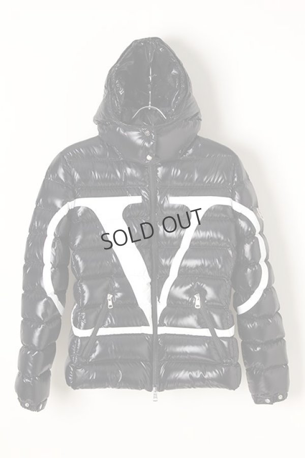 画像4: {SOLD}VALENTINO×MONCLER ヴァレンティノ×モンクレール モンクレール Vロゴ ラッカーナイロン ダウンジャケット{SB3CN01C4AB-ONI-AIA} (4)