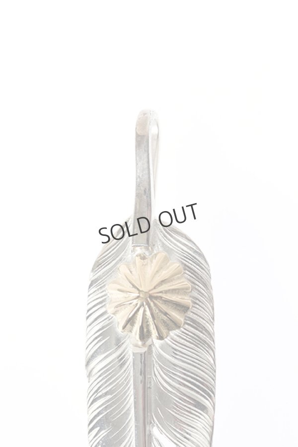 画像2: {SOLD}Taro Washimi タロウ ワシミ 鷲見太郎 M feather K18 top01 / concho / pendant{-BJA} (2)