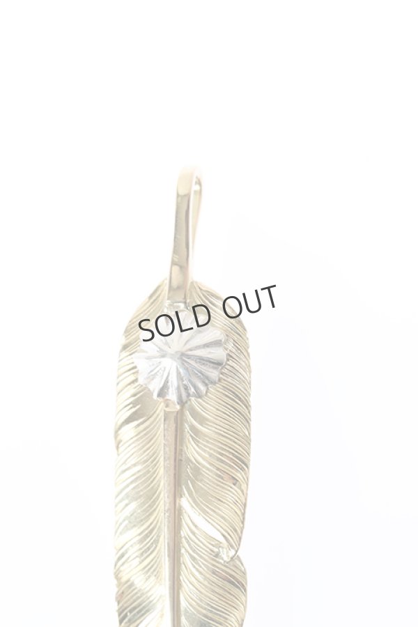画像2: {SOLD}Taro Washimi タロウ ワシミ 鷲見太郎 M K18 feather01 / concho pendant{-BJA} (2)