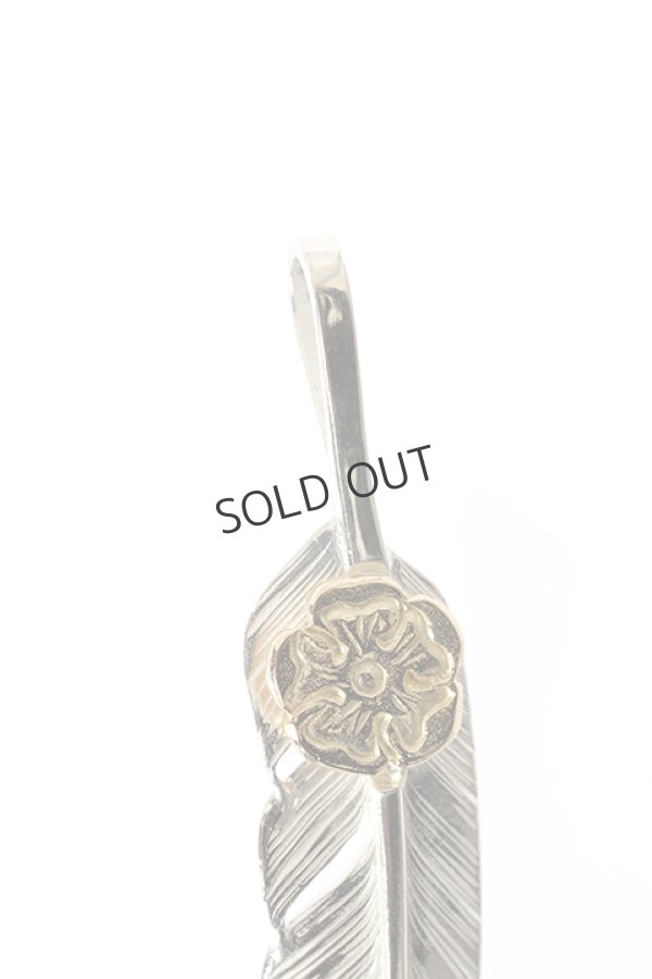 画像2: {SOLD}Taro Washimi タロウ ワシミ 鷲見太郎 S feather02 / S K18 flower metal pendant{-BJA} (2)