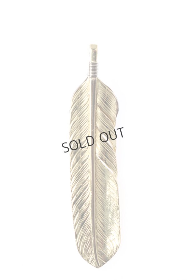 画像2: {SOLD}Taro Washimi タロウ ワシミ 鷲見太郎 L K18 arabesque flight feather02 / TANZANITE / pendant{-BJA} (2)