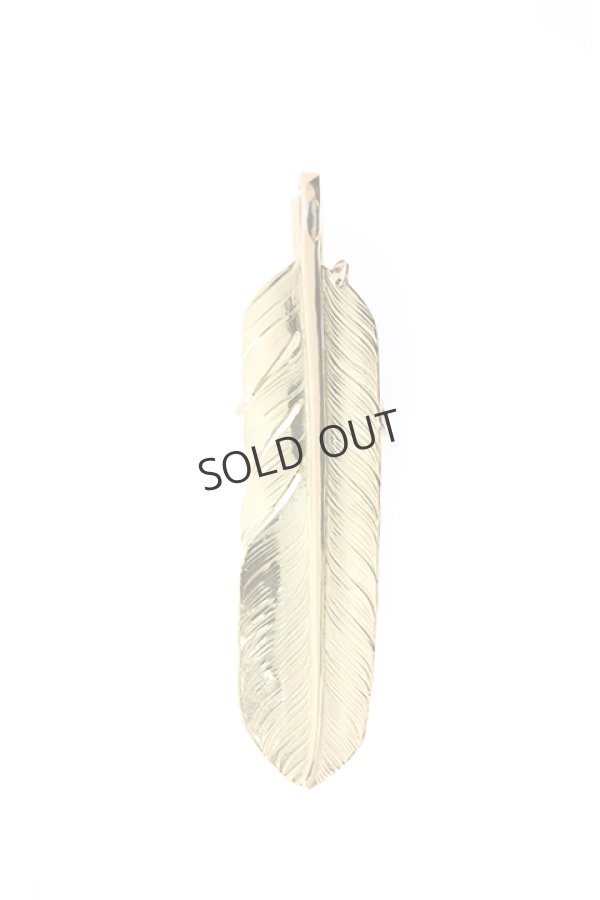 画像2: {SOLD}Taro Washimi タロウ ワシミ 鷲見太郎 K18 eagle claw pendant 02 × L K18 arabesque flight feather 02{-BJS} (2)