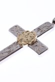 画像4: Taro Washimi タロウ ワシミ 鷲見太郎 mini arabesque cross pendant / S K18 flower metal{-BCS} (4)