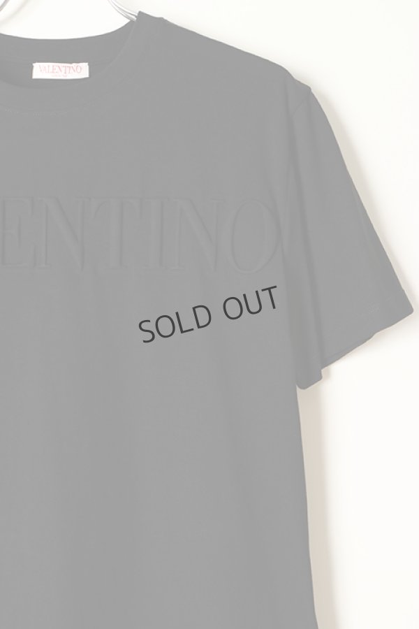 画像3: {SOLD}Valentino ヴァレンティノ エンボスド Tシャツ{XV3MG08Y843-ONO-BBS} (3)
